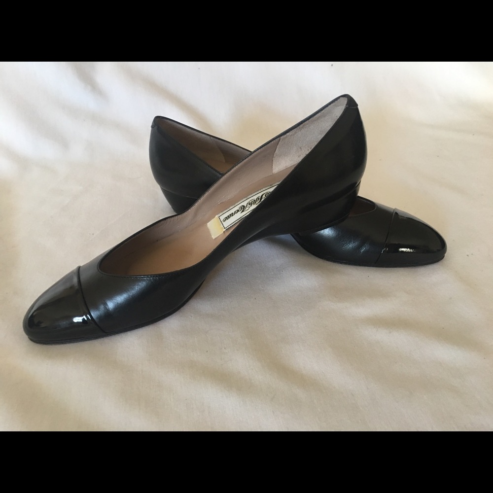 Saks Fifth Avenue Black Wedge Loafer Size 7AA.